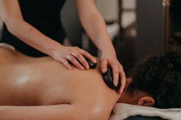 Masáž lávovými kameny